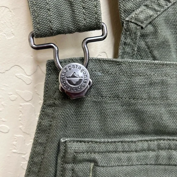 Patagonia Stand Up Short Overalls Women's Olive Green Denim Overalls Size Small - Picture 4 of 7